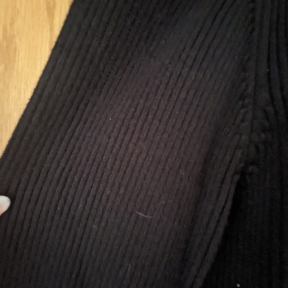 DKNY vintage black sweatshirt $19 OBO - Picture 4 of 5